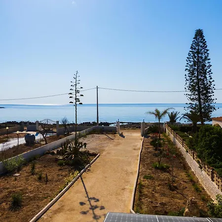 Maresia Beachfront Villa Isola Delle Correnti